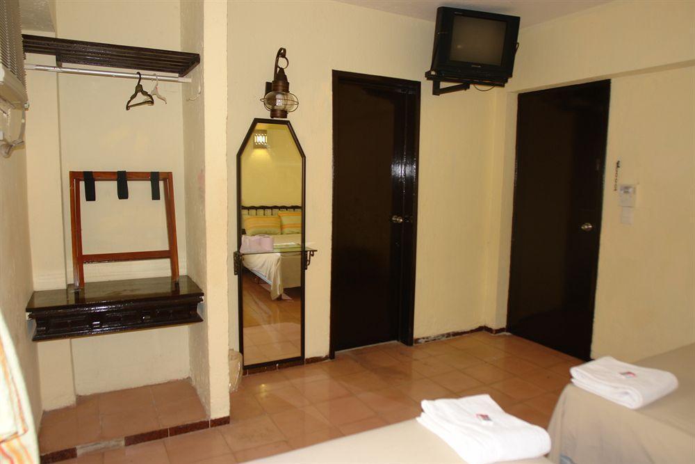 Hotel Hacienda Cancun Bagian luar foto
