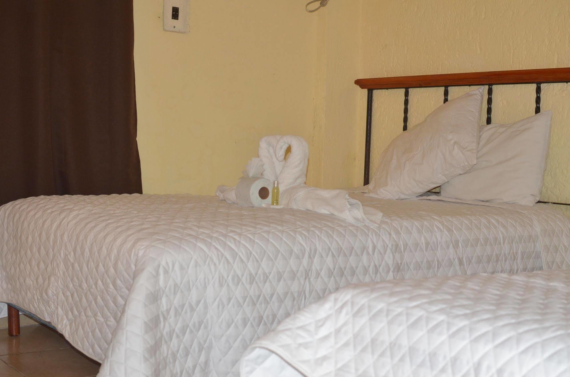 Hotel Hacienda Cancun Bagian luar foto